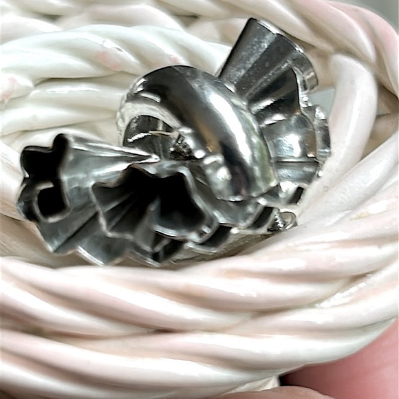 Silver Screw Back Earrings Half Fan Layered Design Stunning - Picture 10 of 10